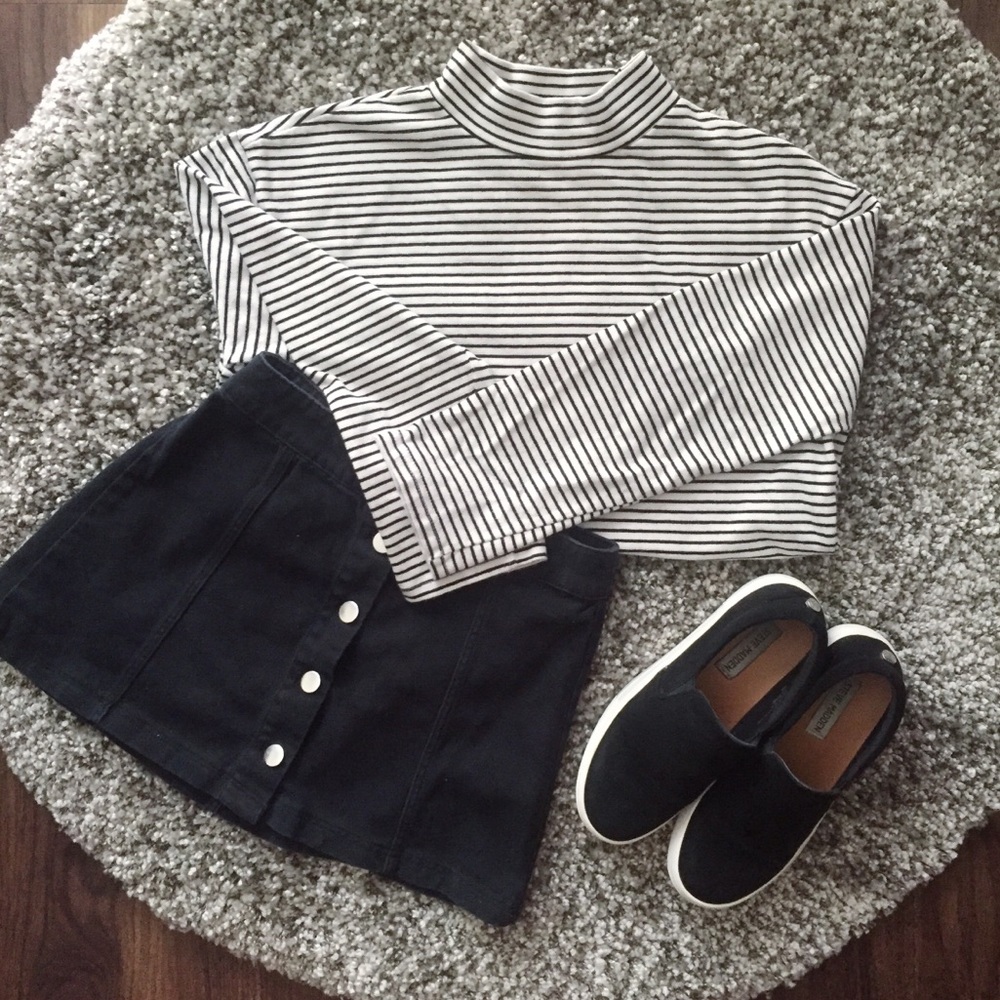 Turtle Neck Stripe Shirt